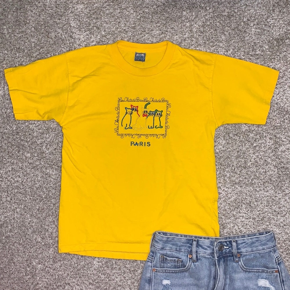 Graphics tee